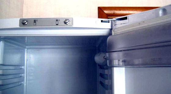 Перевесить двери холодильника в Сходне | Вызов мастера по холодильникам на дом
